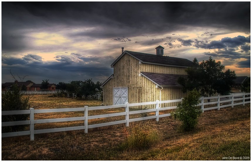 Evening_Light_At_The_Old_Barn_by_kkart